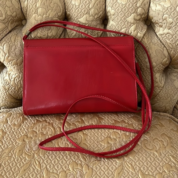 Beautiful Soft Italian Leather Purse with Decorative crocodile accent. - Picture 5 of 11